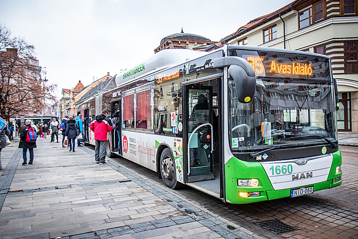 tömegközlekedés illusztráció