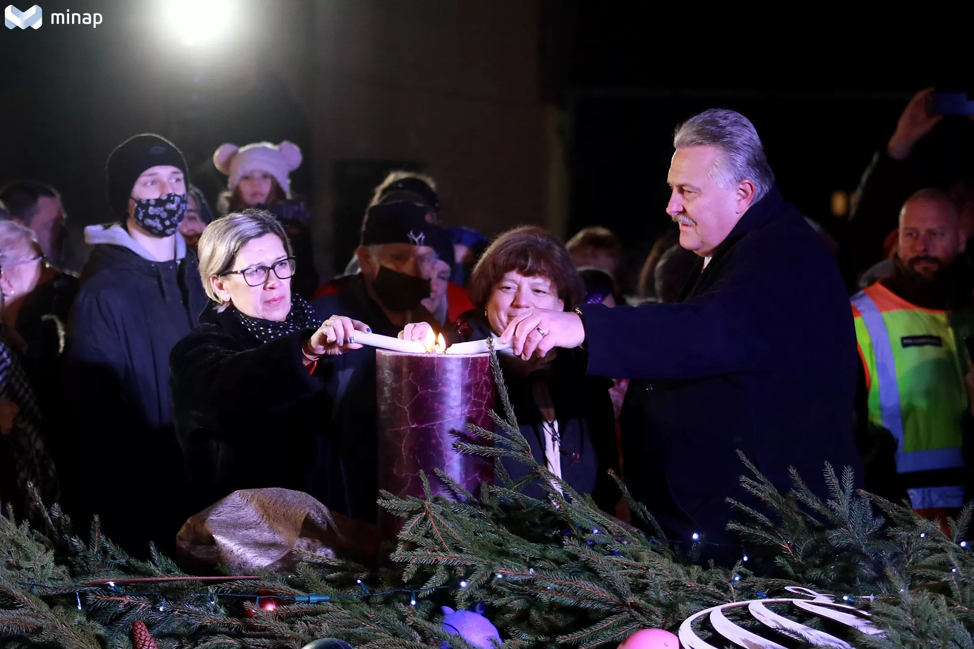 adventi gyertagyujtas