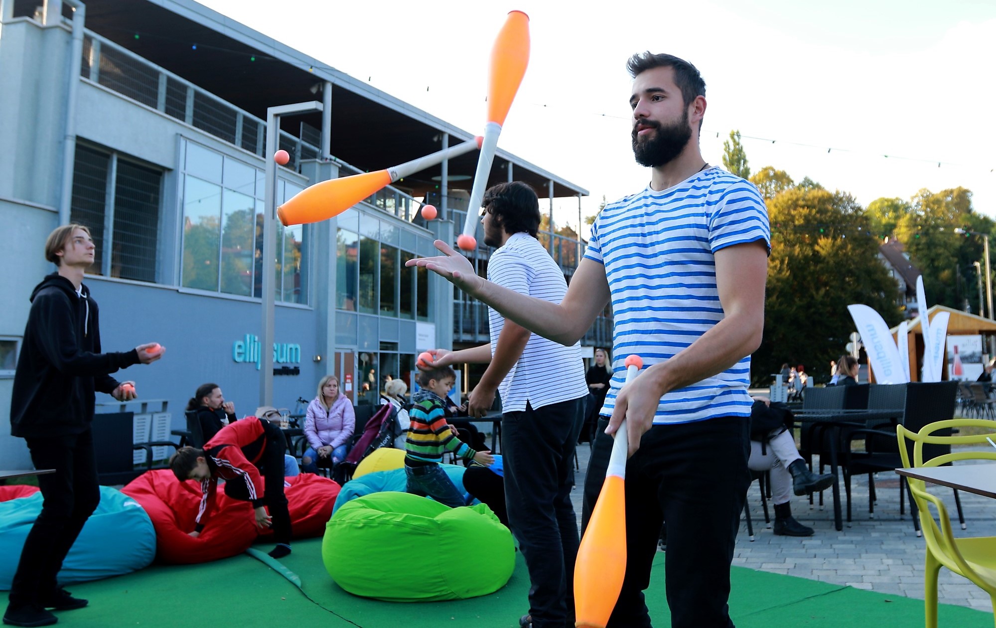 ellipsum éjszakai fürdőzés