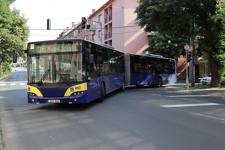 Egyre sürgetőbb a dízelüzemű buszok cseréje. Fotó: Mocsári László