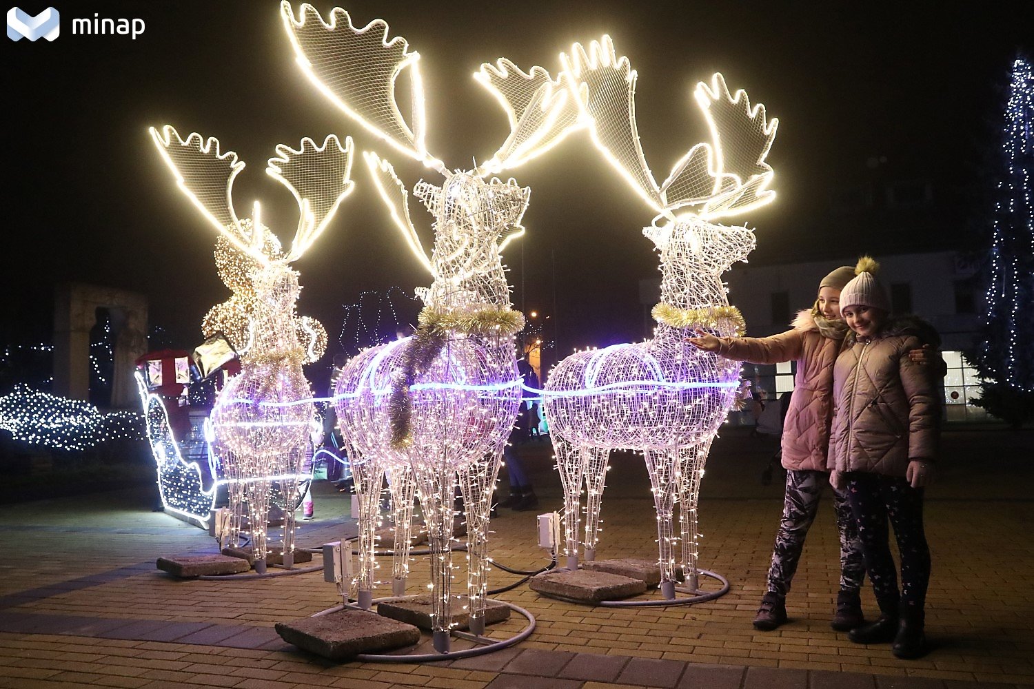 unnepi feny bekapcsolasa