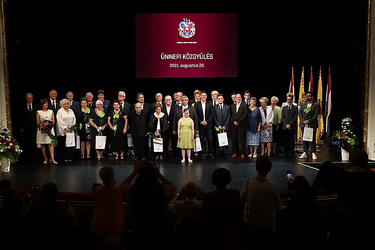 ünnepi közgyűlés