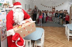 Megajándékozta a Mesevár Tagóvodát a MIHŐ Mikulása