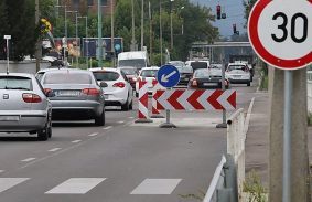 A nyitókép a Kiss Ernő utca 2020-as garanciális karbantartása során készült.