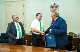 ELISMERÉS ILLETI ŐKET - A VÁROS VEZETŐJE IS KÖSZÖNTÖTTE AZ MVK DÍJAZOTT DOLGOZÓIT