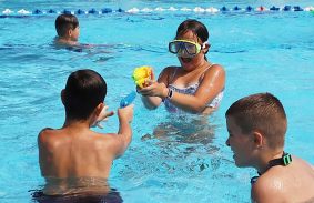 MISKOLC IS HOZZÁJÁRULT A REKORDHOZ - TÖBB EZREN VÍZIPISZTOLY-CSATÁZTAK EGY IDŐBEN