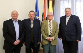 VERES PÁL POLGÁRMESTER IS MEGKÖSZÖNTE AZ ELISMERÉSBEN RÉSZESÜLT TÁVHŐSZOLGÁLTATÁSI DOLGOZÓK MUNKÁJÁT