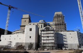 MÓDOSULTAK A PARKOLÁS FELTÉTELEI A DIÓSGYŐRI VÁR KÖRNYEZETÉBEN