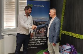 Célba ért a Miskolc Holding dolgozóinak sulikezdési adománya