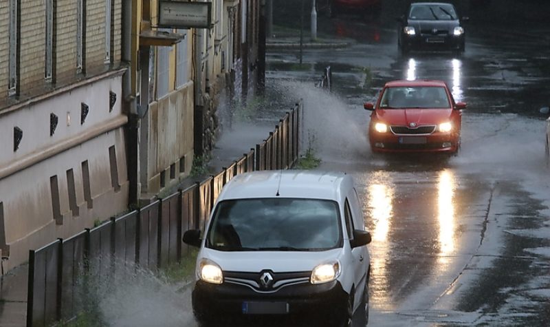  Lecsapott a szupercella: elmosta az eső Miskolcot