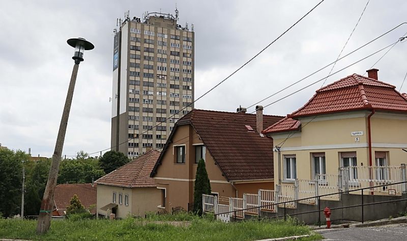 Külső befektetőt keresnek a húszemeletes felújításához