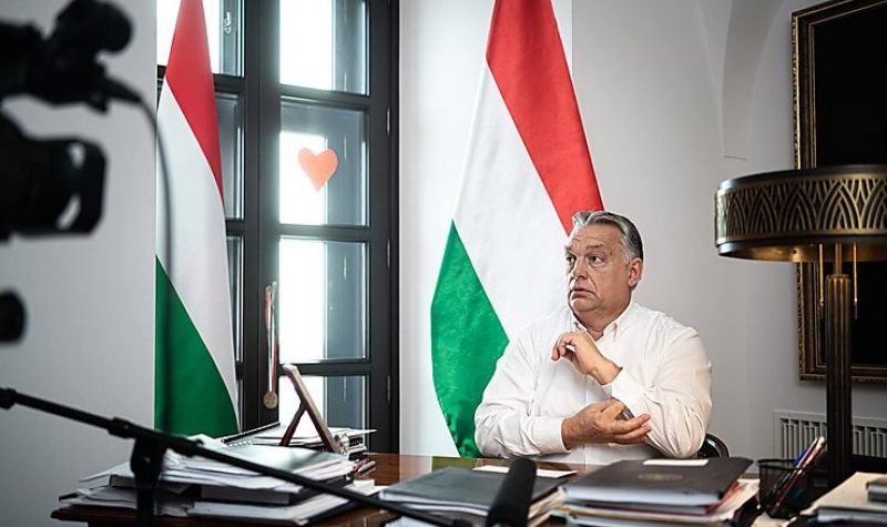 Koronavírus: bezárják az éttermeket, a szállodákat és a középiskolákat is