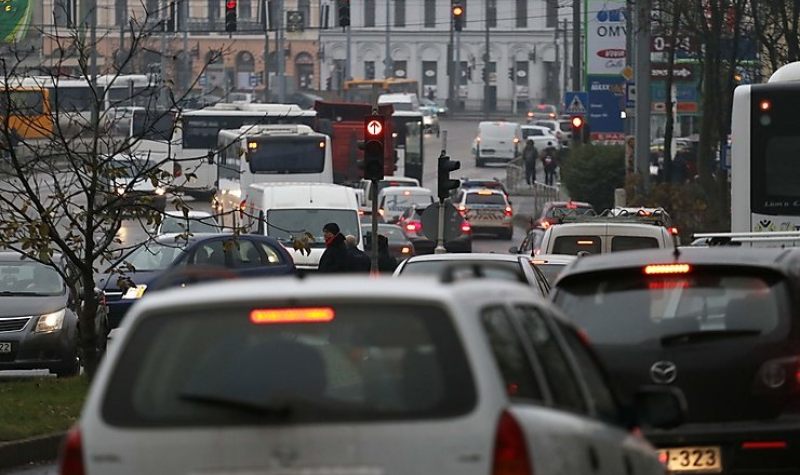 Közlekedésbiztonság: meg kell állítani a baleseti adatok évek óta tartó romlását