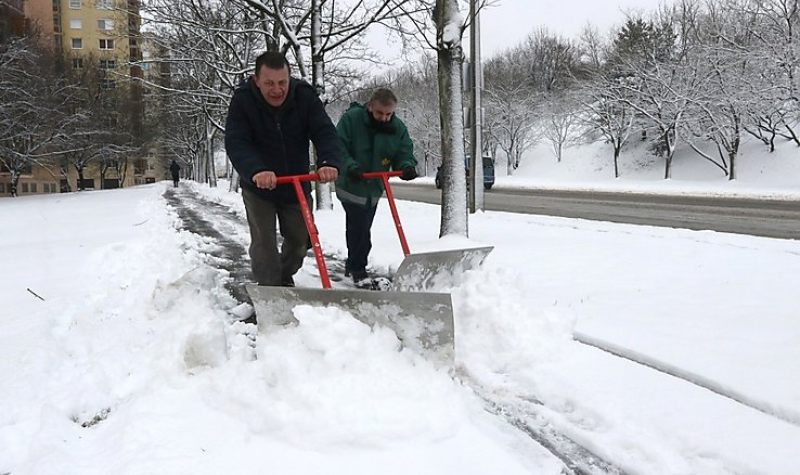 Kinek a feladata a hóeltakarítás?
