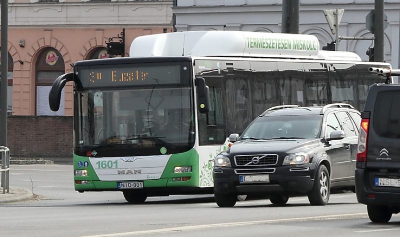 Tanszüneti menetrendre vált az MVK