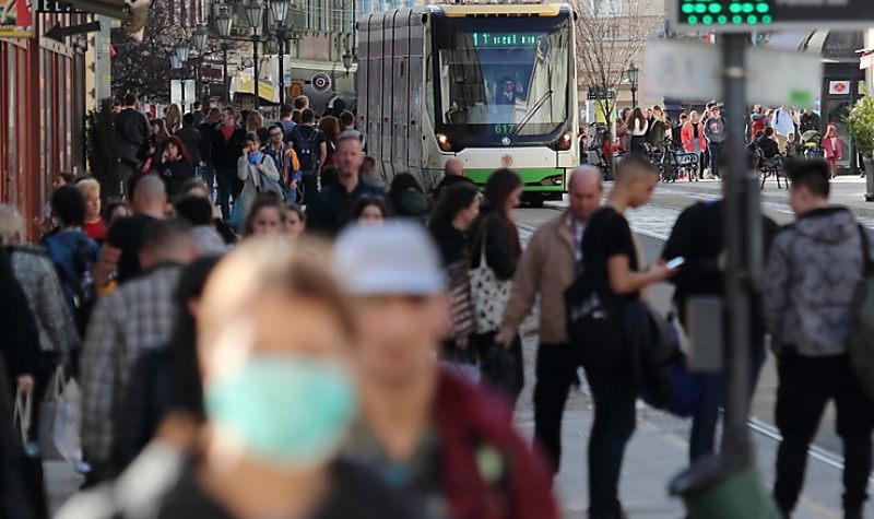 A munkavállalóknak kötelező, az ügyfeleknek ajánlott a maszkviselés az önkormányzati intézményekben