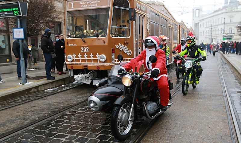 Már a közelgő ünnep jegyében telt a decemberi régiségvásár