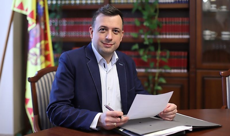 „Minden kiadást egyenként megvizsgálunk, és nem vagyunk restek alkudni sem”