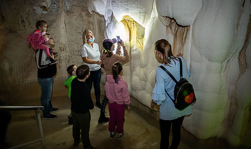 Szárazon maradtak a lábak a Barlangfürdőben