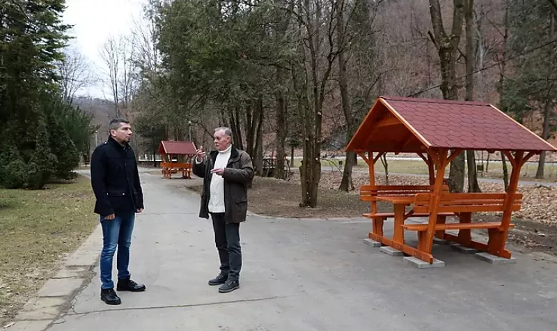 Új kültéri bútorok Lillafüreden