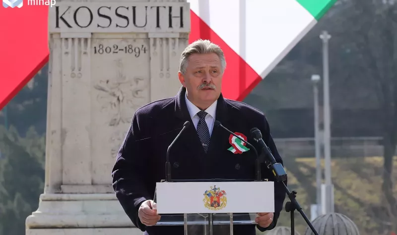 Veres Pál: legyen a március a béke és a szabadság hónapja!